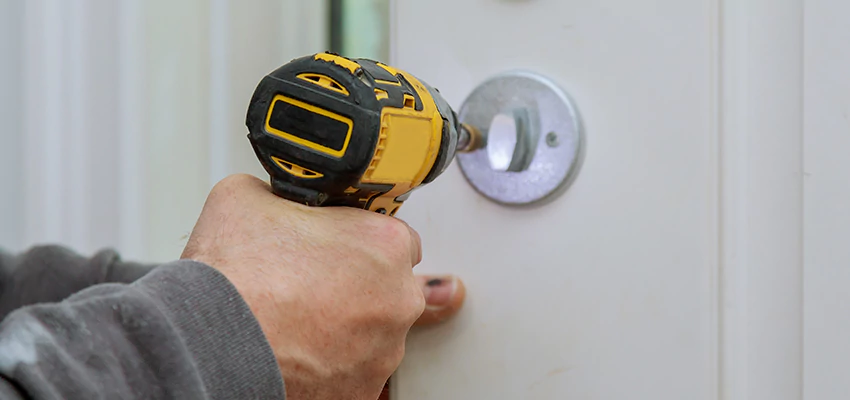 Street Locksmith For Smart Lock Repair in Davie, FL