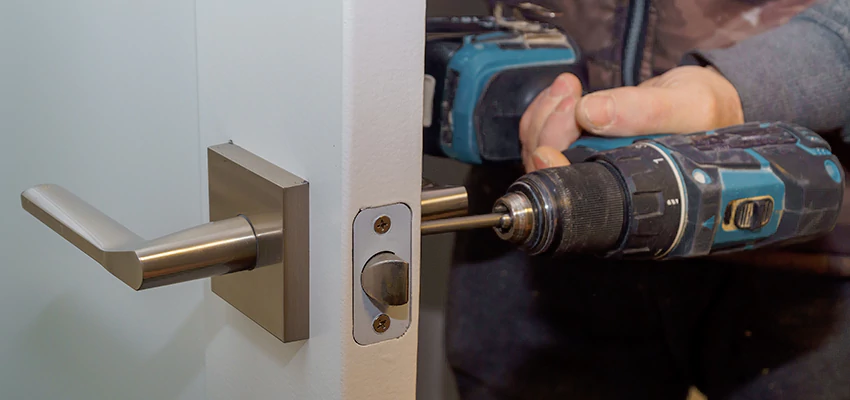 Broken Door Handle Lock Repair in Davie, Florida