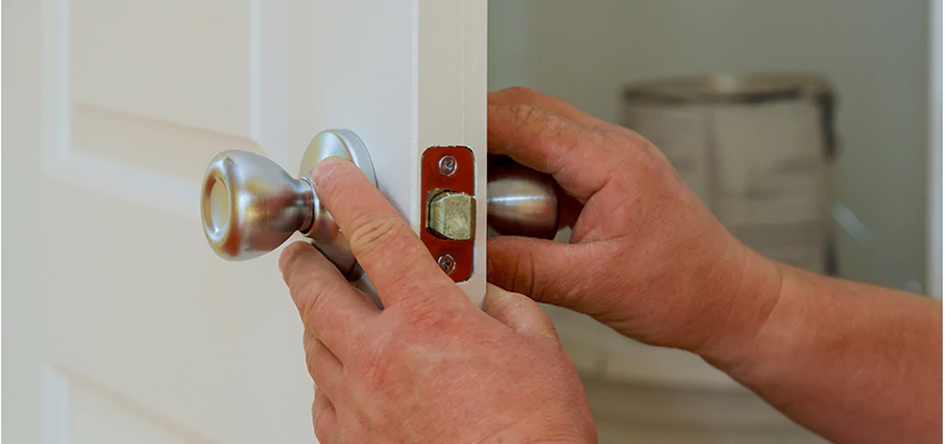 AAA Locksmiths For lock Replacement in Davie, Florida